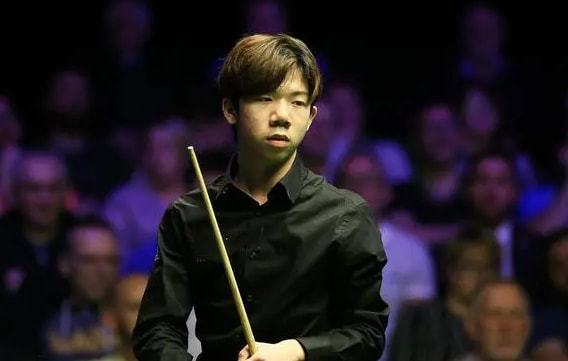 莱万在训练 莱万在训练